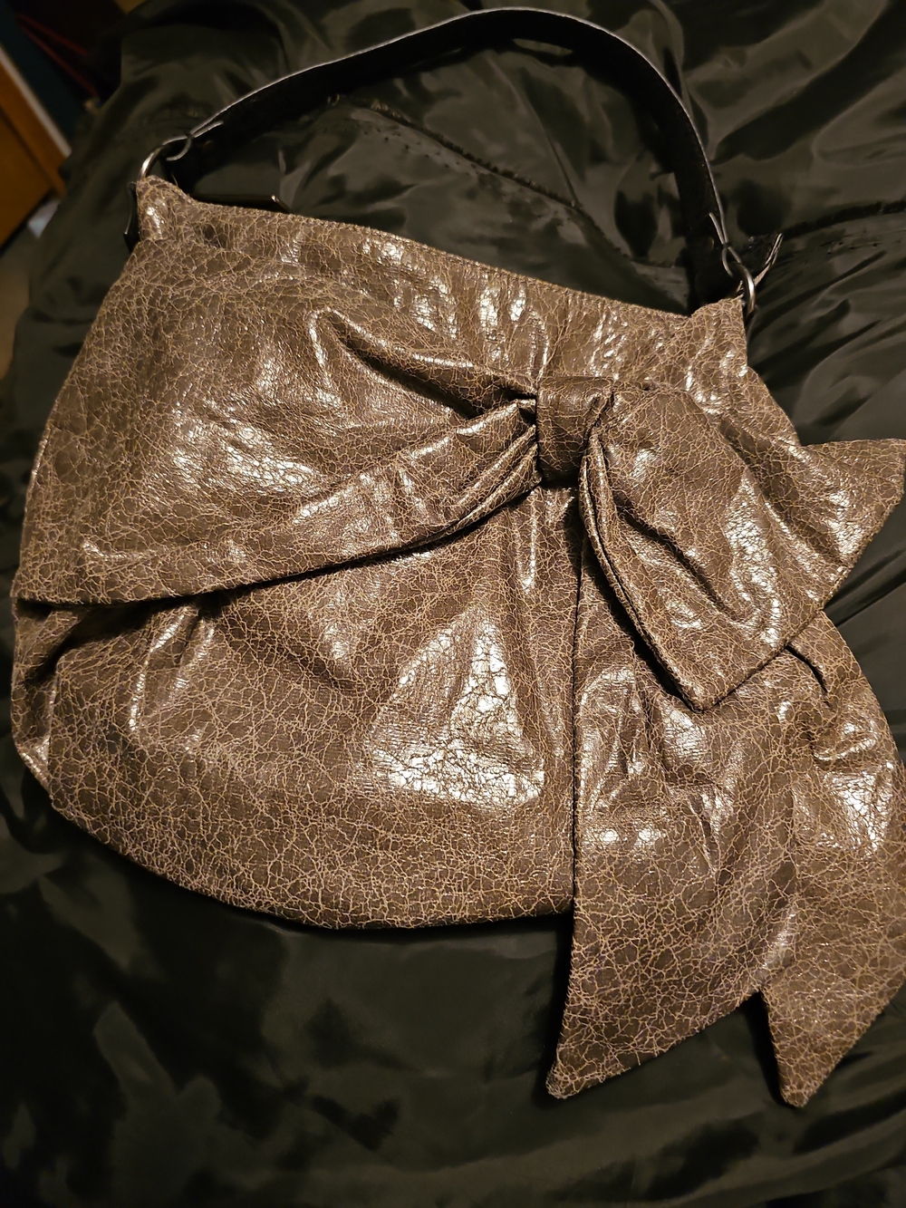 Simply Vera Vera Wang Metallic Gray Bow Shoulder Bag Y2K